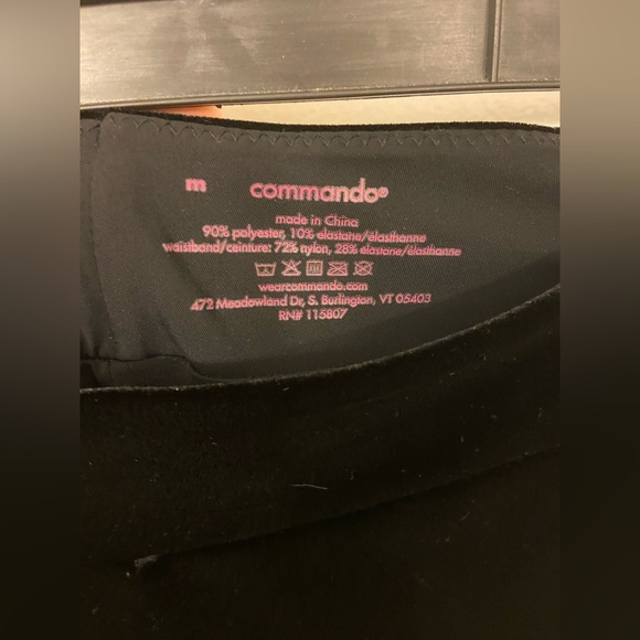 Commando Velvet Flare Leggings Black Size Medium - Picture 7 of 7